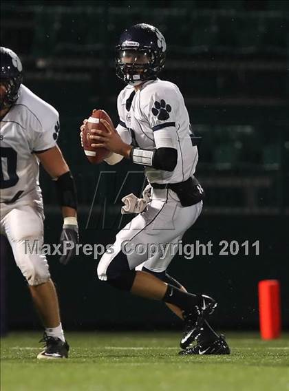 Thumbnail 2 in Mendon/Sutherland vs. East (Section 5 Class AA Semifinal) photogallery.
