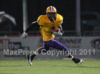 Thumbnail 2 in Mendon/Sutherland vs. East (Section 5 Class AA Semifinal) photogallery.