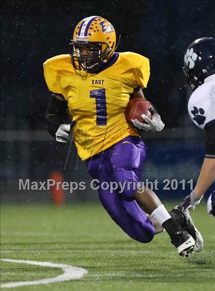 Thumbnail 1 in Mendon/Sutherland vs. East (Section 5 Class AA Semifinal) photogallery.