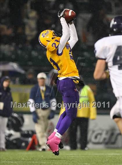 Thumbnail 3 in Mendon/Sutherland vs. East (Section 5 Class AA Semifinal) photogallery.
