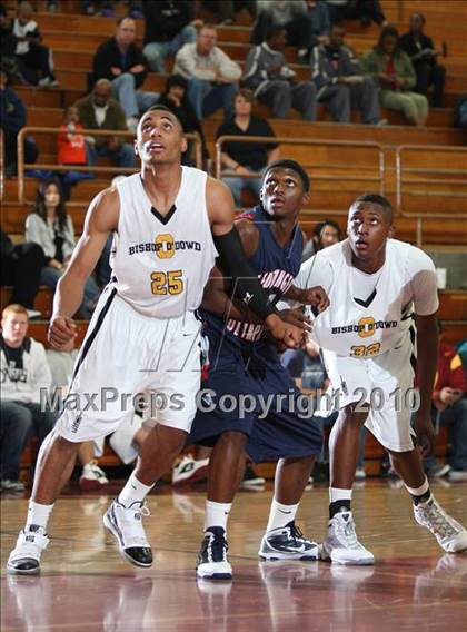 Thumbnail 2 in Bishop O'Dowd vs. Leuzinger (MaxPreps Holiday Classic) photogallery.