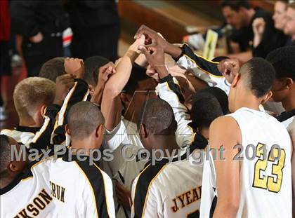 Thumbnail 1 in Bishop O'Dowd vs. Leuzinger (MaxPreps Holiday Classic) photogallery.