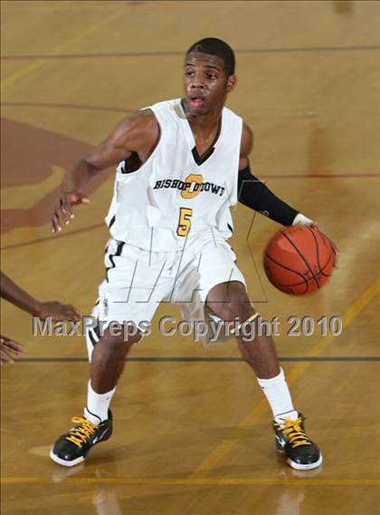 Thumbnail 1 in Bishop O'Dowd vs. Leuzinger (MaxPreps Holiday Classic) photogallery.