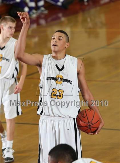 Thumbnail 3 in Bishop O'Dowd vs. Leuzinger (MaxPreps Holiday Classic) photogallery.