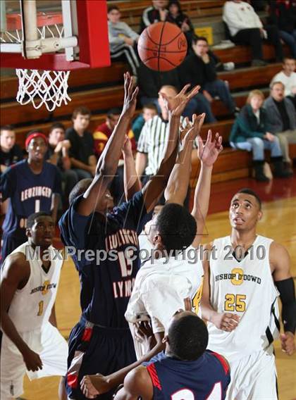 Thumbnail 2 in Bishop O'Dowd vs. Leuzinger (MaxPreps Holiday Classic) photogallery.