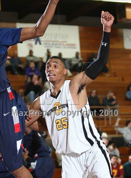 Thumbnail 1 in Bishop O'Dowd vs. Leuzinger (MaxPreps Holiday Classic) photogallery.
