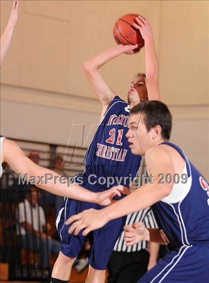 Thumbnail 1 in Wilton Christian vs. Sacramento Waldorf (Waves Invitational) photogallery.
