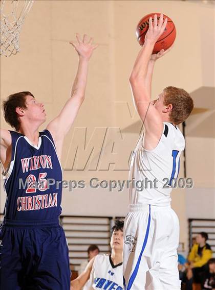 Thumbnail 3 in Wilton Christian vs. Sacramento Waldorf (Waves Invitational) photogallery.