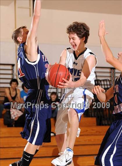Thumbnail 3 in Wilton Christian vs. Sacramento Waldorf (Waves Invitational) photogallery.
