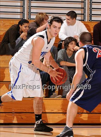 Thumbnail 3 in Wilton Christian vs. Sacramento Waldorf (Waves Invitational) photogallery.