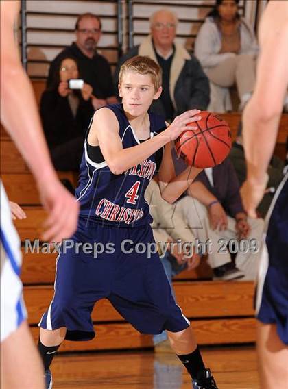 Thumbnail 1 in Wilton Christian vs. Sacramento Waldorf (Waves Invitational) photogallery.