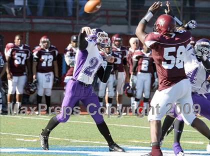 Thumbnail 3 in Curtis vs. Tottenville (PSAL Championship Division Final) photogallery.
