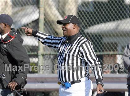 Thumbnail 2 in Curtis vs. Tottenville (PSAL Championship Division Final) photogallery.