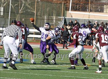 Thumbnail 3 in Curtis vs. Tottenville (PSAL Championship Division Final) photogallery.