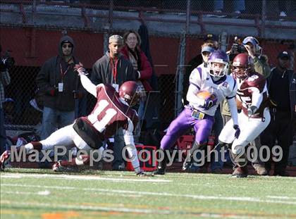 Thumbnail 3 in Curtis vs. Tottenville (PSAL Championship Division Final) photogallery.