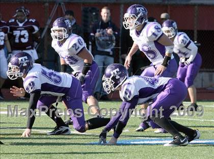 Thumbnail 2 in Curtis vs. Tottenville (PSAL Championship Division Final) photogallery.