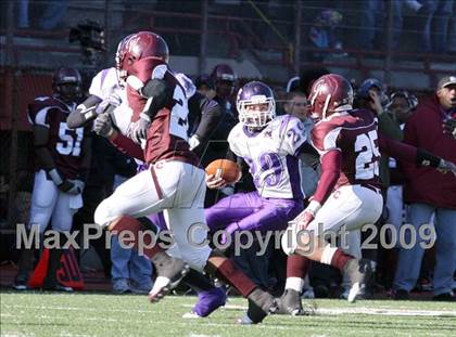Thumbnail 3 in Curtis vs. Tottenville (PSAL Championship Division Final) photogallery.