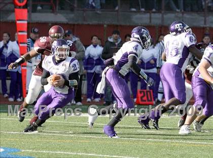 Thumbnail 3 in Curtis vs. Tottenville (PSAL Championship Division Final) photogallery.