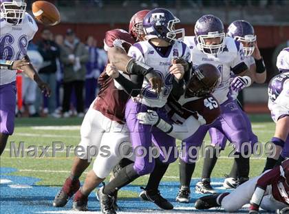 Thumbnail 2 in Curtis vs. Tottenville (PSAL Championship Division Final) photogallery.