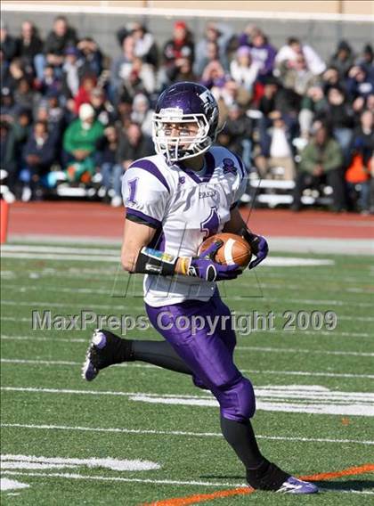 Thumbnail 2 in Curtis vs. Tottenville (PSAL Championship Division Final) photogallery.
