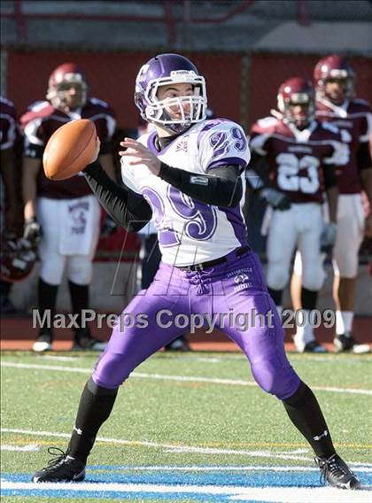 Thumbnail 2 in Curtis vs. Tottenville (PSAL Championship Division Final) photogallery.