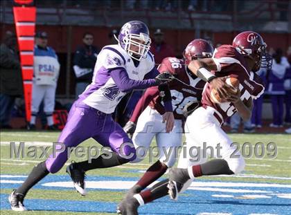 Thumbnail 2 in Curtis vs. Tottenville (PSAL Championship Division Final) photogallery.