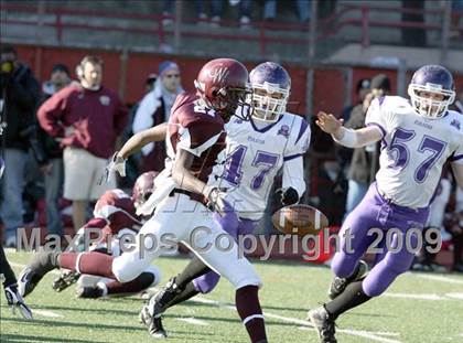 Thumbnail 3 in Curtis vs. Tottenville (PSAL Championship Division Final) photogallery.