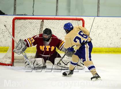 Thumbnail 3 in Sheehan vs. Newtown (SCC-SWC D3 Semifinal) photogallery.