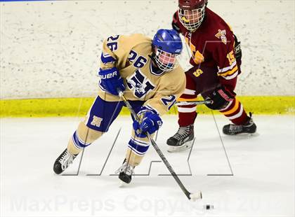 Thumbnail 1 in Sheehan vs. Newtown (SCC-SWC D3 Semifinal) photogallery.