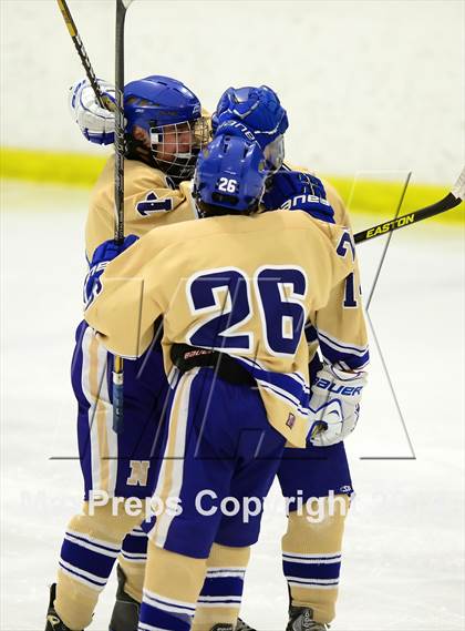 Thumbnail 2 in Sheehan vs. Newtown (SCC-SWC D3 Semifinal) photogallery.