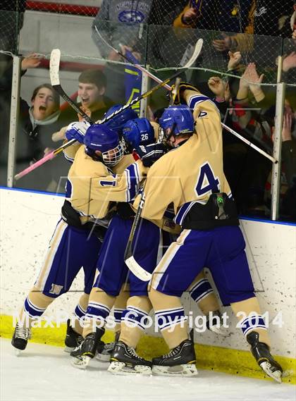 Thumbnail 2 in Sheehan vs. Newtown (SCC-SWC D3 Semifinal) photogallery.