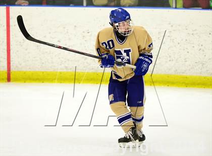 Thumbnail 3 in Sheehan vs. Newtown (SCC-SWC D3 Semifinal) photogallery.