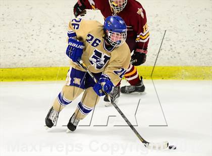 Thumbnail 2 in Sheehan vs. Newtown (SCC-SWC D3 Semifinal) photogallery.