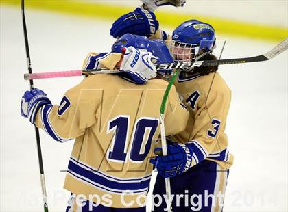 Thumbnail 3 in Sheehan vs. Newtown (SCC-SWC D3 Semifinal) photogallery.