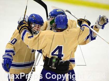 Thumbnail 2 in Sheehan vs. Newtown (SCC-SWC D3 Semifinal) photogallery.