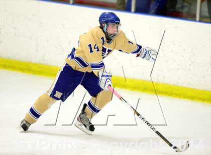 Thumbnail 2 in Sheehan vs. Newtown (SCC-SWC D3 Semifinal) photogallery.