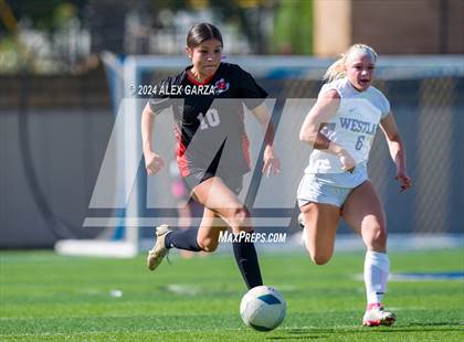 Thumbnail 3 in Rockwall vs. Austin Westlake (UIL 6A Soccer semifinal) photogallery.
