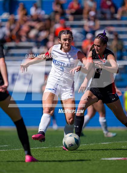 Thumbnail 2 in Rockwall vs. Austin Westlake (UIL 6A Soccer semifinal) photogallery.