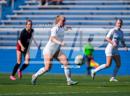 Thumbnail 2 in Rockwall vs. Austin Westlake (UIL 6A Soccer semifinal) photogallery.