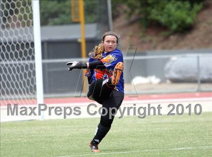 Thumbnail 1 in Southwest Onslow vs Avery County (NCHSAA 1A Final) photogallery.