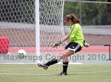 Thumbnail 2 in Southwest Onslow vs Avery County (NCHSAA 1A Final) photogallery.