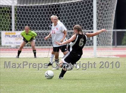 Thumbnail 2 in Southwest Onslow vs Avery County (NCHSAA 1A Final) photogallery.