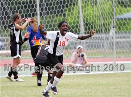 Thumbnail 2 in Southwest Onslow vs Avery County (NCHSAA 1A Final) photogallery.
