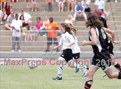 Thumbnail 3 in Southwest Onslow vs Avery County (NCHSAA 1A Final) photogallery.