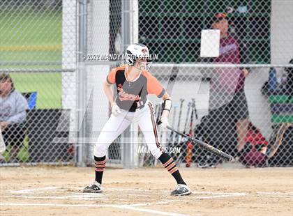 Thumbnail 3 in Illini Bluffs vs. Havana (IHSA 1A Sectional) photogallery.