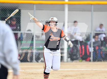 Thumbnail 3 in Illini Bluffs vs. Havana (IHSA 1A Sectional) photogallery.
