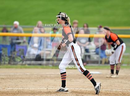 Thumbnail 3 in Illini Bluffs vs. Havana (IHSA 1A Sectional) photogallery.