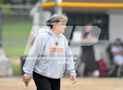 Thumbnail 2 in Illini Bluffs vs. Havana (IHSA 1A Sectional) photogallery.
