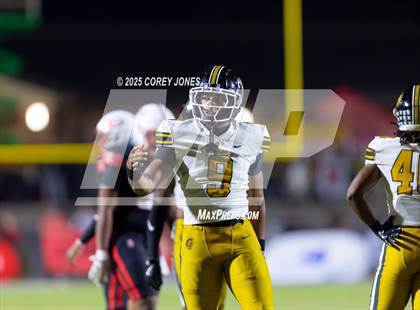 Thumbnail 3 in Carrollton vs Gainesville (MaxPreps Game of the Week) photogallery.