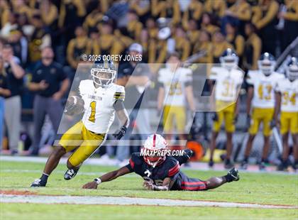 Thumbnail 2 in Carrollton vs Gainesville (MaxPreps Game of the Week) photogallery.